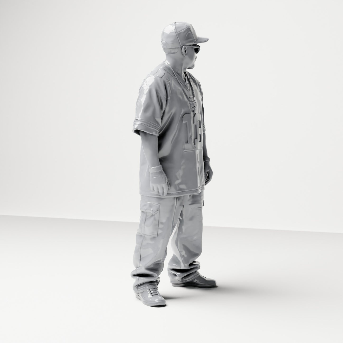 Diorama modelbouw productfoto 3: Staande figuur: Streetwear-man met pet, zonnebril & sporttrui 13 (B032)