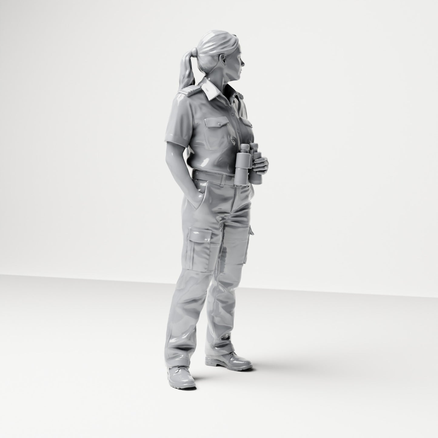 Diorama modelbouw productfoto 3: Staande figuur: vrouwelijke scheepsbemanning in uniform met verrekijker (B050)