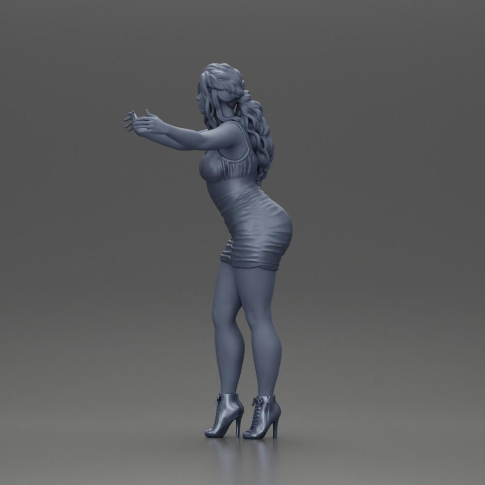 Diorama modelbouw productfoto 11: Diorama-figuur: Vrouw in knielang jurkje met hakken, uitgestrekte armen (Ref Nr. A58)