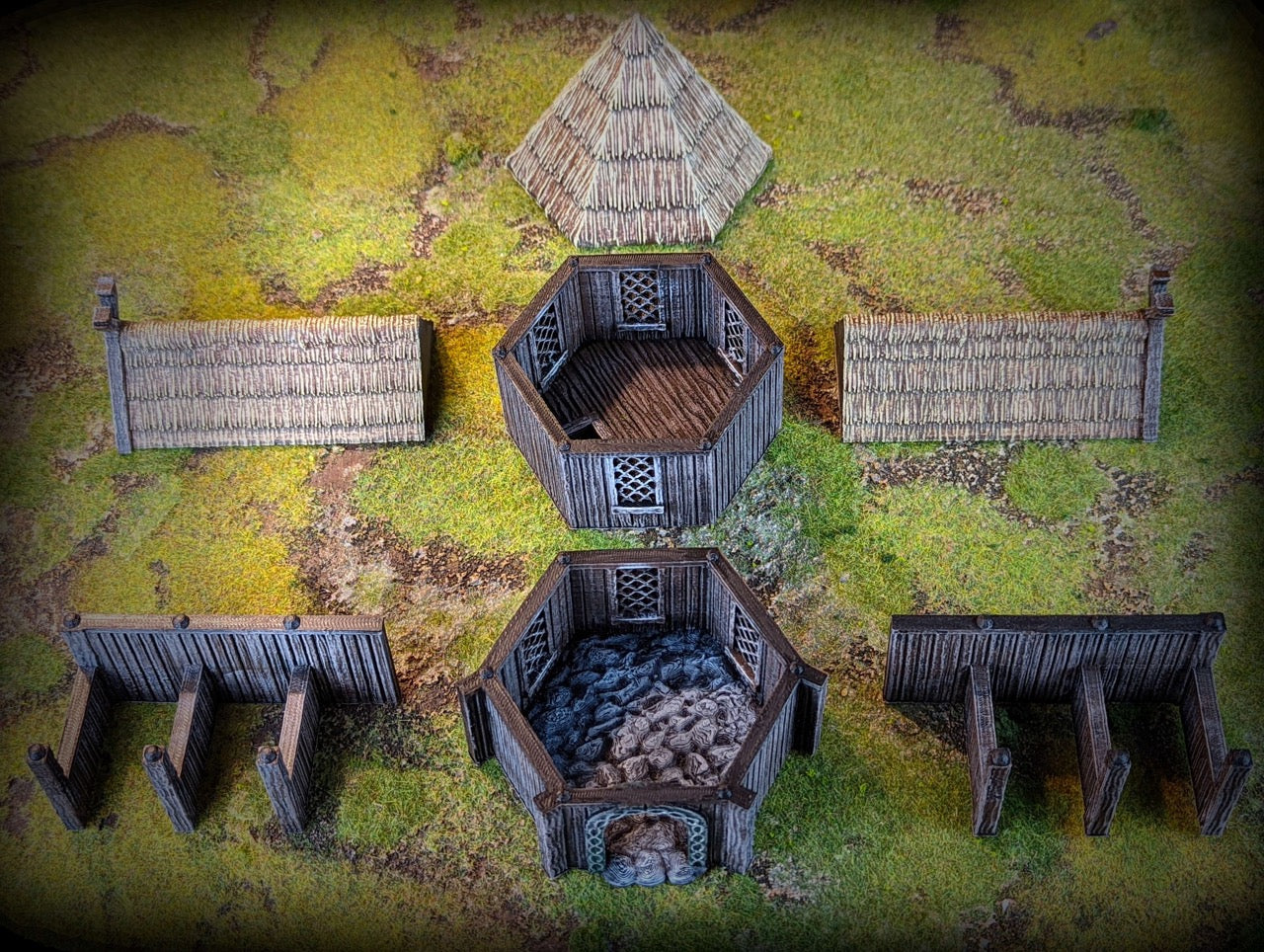 Produktfoto Tabletop 28mm Geländeteile, Häuser, Dekoration und Bits von Creation Conquest (CC) 0: Stallungen - Kingdom Of Saxonia - Mittelalterliches Dorf der Pferdeherren