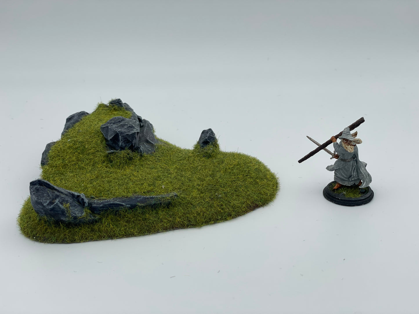 Productfoto Tabletop 28mm The Printing Goes Ever On (TPGEO) 0: Heuvel Terrain Type C - Zachte Verhoging in Grasland