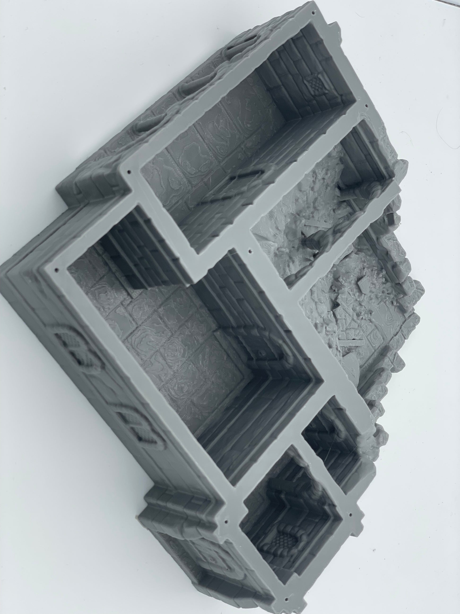 Productfoto Tabletop 28mm The Printing Goes Ever On (TPGEO) 0: Ruïne middeleeuws woonhuis C - Overblijfselen van het gebouw uit het mensenrijk Gonthan