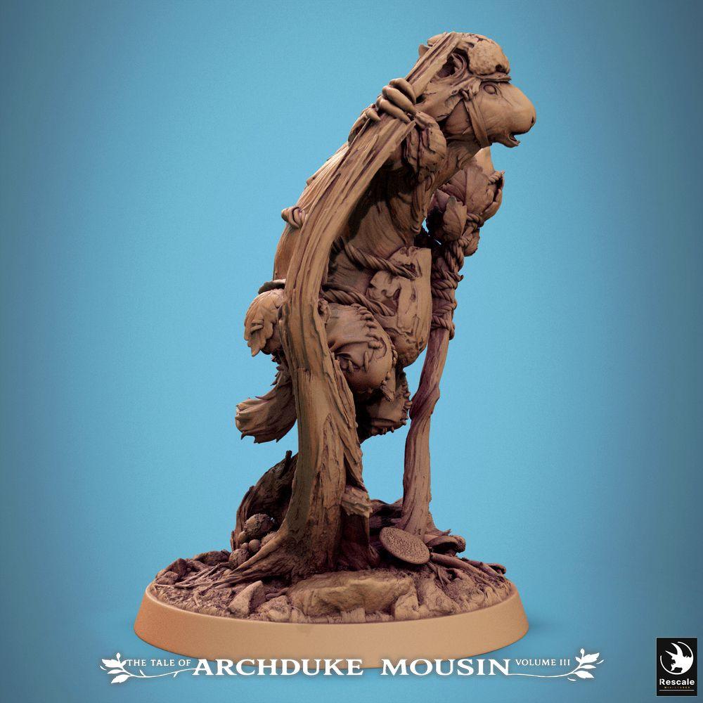 Productfoto Tabletop 28mm Lord of the Print (LotP) 1: Fantasy Miniatuur: Knaagdierschamane en Druïde, Bosmagier met knorrige staf in dynamische spronghouding op bosbasis, karaktermodel Muis/Rat (25_07_Q7)