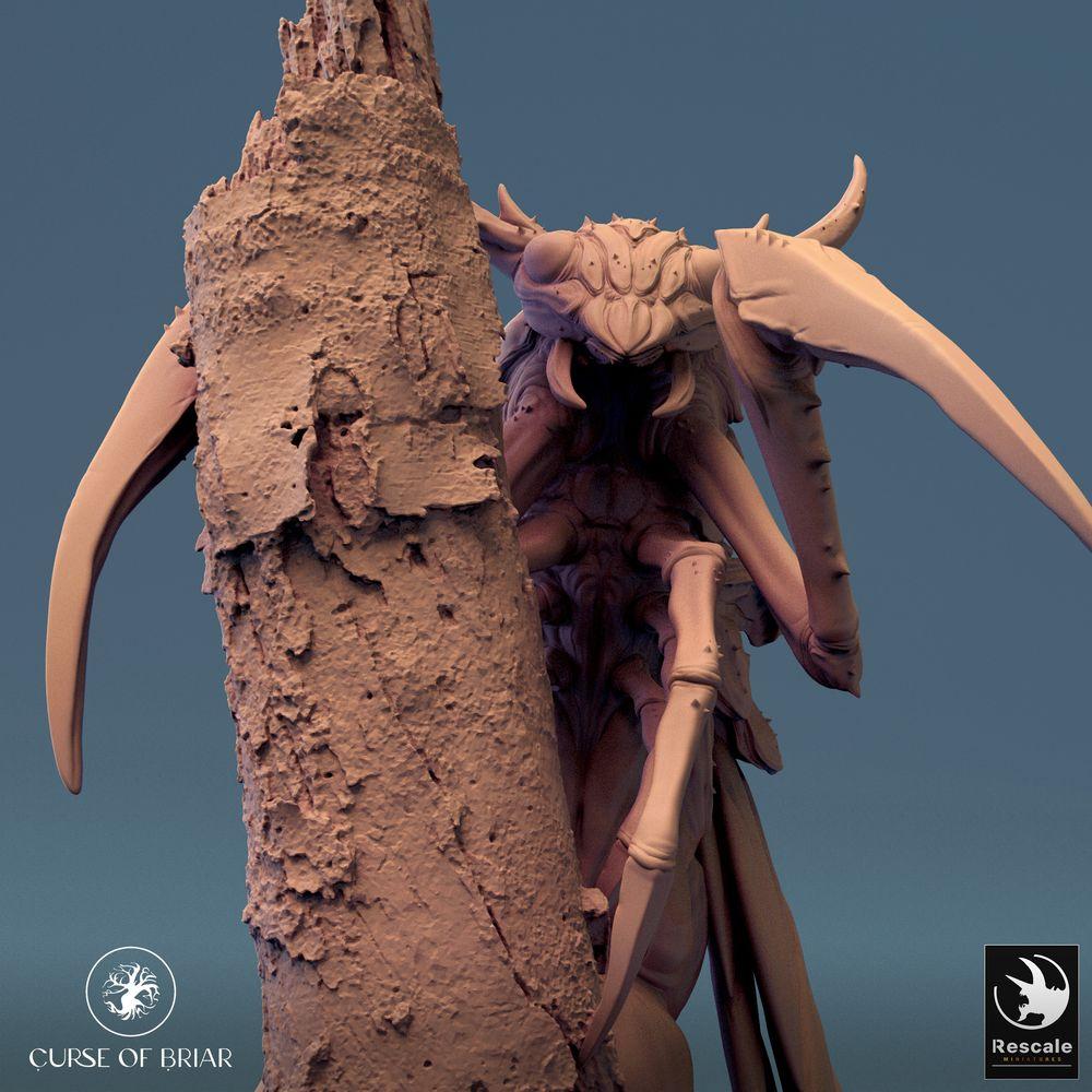 Productfoto Tabletop 28mm Lord of the Print (LotP) 0: Tabletop Miniatuur: Skycutter, insectachtige boscreatuur, hinderlaagjager bij boomstam met zeisklauwen, Mantis/Wespen-monster, diorama-basis (24_07_E7)