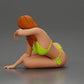 Diorama modelbouw productfoto 4: Miniatuurfiguur: Liggende vrouw in bikini, half gesteund op het strand (Ref Nr. A106)