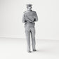 Diorama modelbouw productfoto 2: Staande figuur: Duitse politieagent met dienstpet en handapparaat (B017)