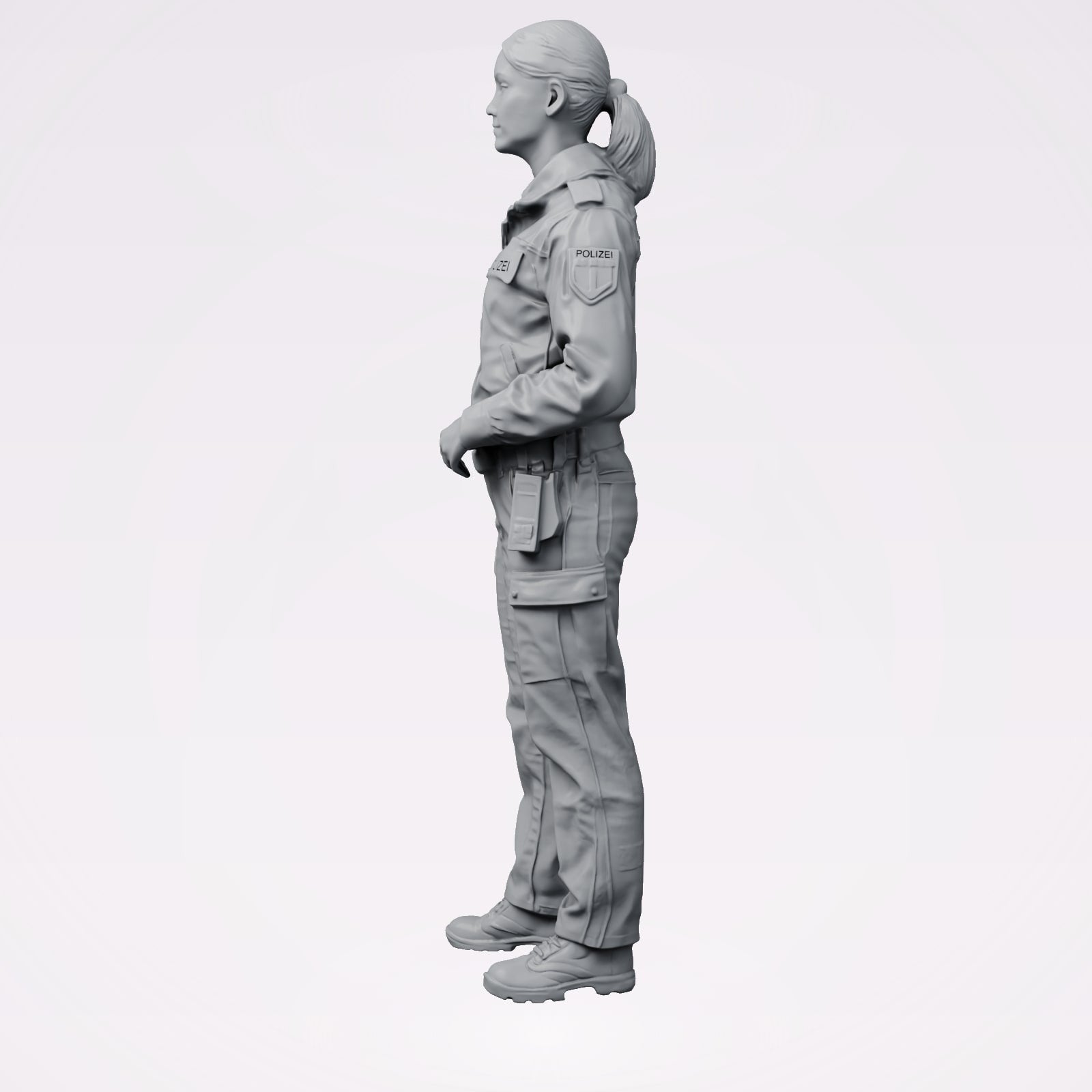 Diorama modelbouw productfoto 1: Staande figuur: Duitse politieagent in uniform met POLIZEI-opnäher (B024)