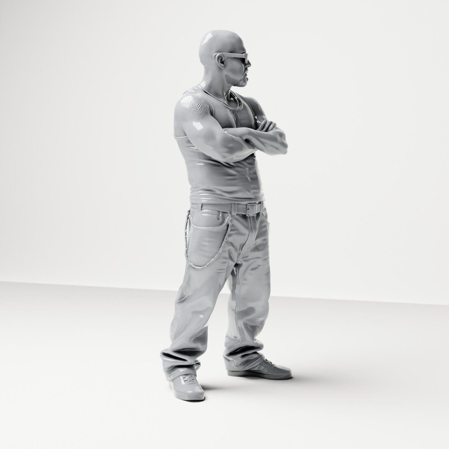 Diorama modelbouw productfoto 3: Staande figuur: Persoon met gekruiste armen, zonnebril & mouwloos bovenstuk, wijde broek (B029)