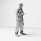 Diorama modelbouw productfoto 3: Staande figuur: Man met pet & gevouwen handen, shirt met borstzakken, doek in zak (B030)