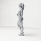 Diorama modelbouw productfoto 1: Staande figuur: Sportvrouw in trainingskleding met drinkfles (B036)