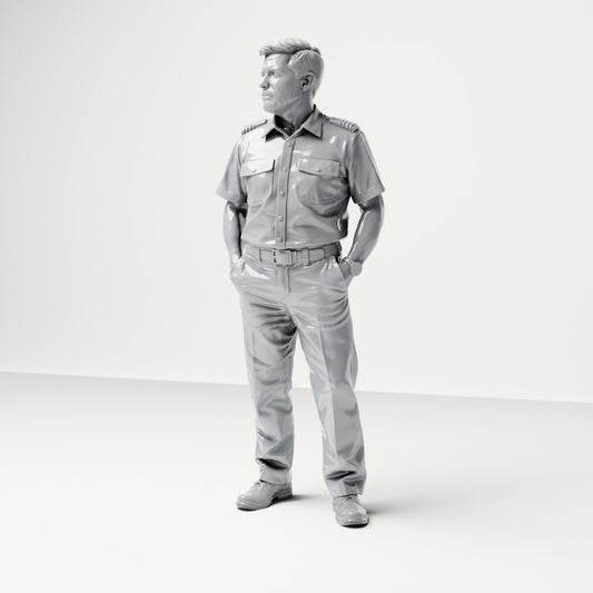 Diorama modelbouw productfoto 0: Staande figuur: scheepsbemanningslid in uniform met schouderstukken (B051)