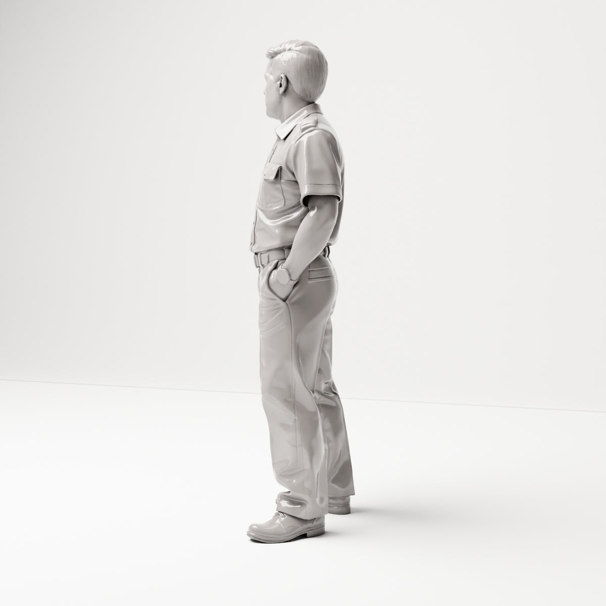 Stehende Figur: Schiffsbesatzungsmitglied in Uniform mit Schulterklappen (B051) - linke Seitenansicht