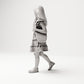 Diorama Figur: Mädchen mit Umhängetasche und Sandalen (B080) - linke Seitenansicht