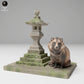 Produktfoto Tier Figur Diorama, Modellbau: 0: Wildtier Figur: Tanuki neben japanischer Laterne (Ref 24_11_04)