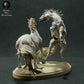 Productfoto Dierfiguur Diorama, Modelbouw: 0: Wilde Dierfiguur: vechtende Camargue Paarden – Hengsten (Ref 01_01_74)