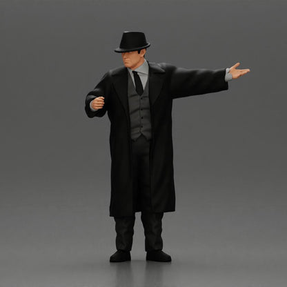 Diorama modelbouw productfoto 0: Diorama-miniatuur: Mafioso in pak en mantel met hoed, gebarend (Ref Nr. A94)