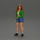 Diorama modelbouw productfoto 0: Miniatuurfiguur: Sportief meisje staand met korte jas, shorts en sneakers (Ref Nr. A74)