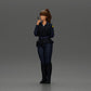 Diorama modelbouw productfoto 0: Diorama-figuur: Politieagente staand, hand op de rug, spreekt in de radio (Ref Nr. A64)