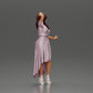 Diorama modelbouw productfoto 2: Miniatuur-figuur: Vrouw in lange trouwjurk met hoge hakken, elegant poserend (Ref Nr. A109)