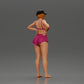 Diorama modelbouw productfoto 2: Diorama figuur: Staande miniatuurfiguur in zomerse look met pet, shorts, blote voeten op het strand (Ref Nr. A108)