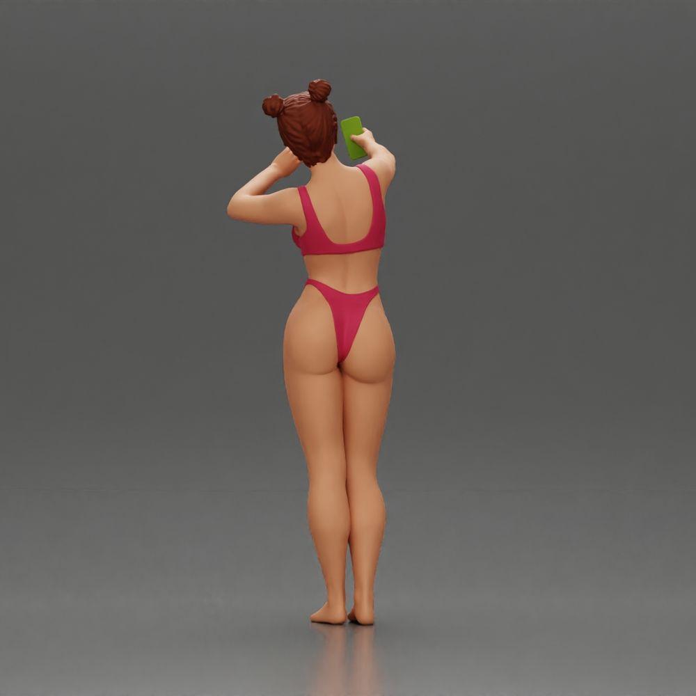 Diorama modelbouw productfoto 3: Diorama-miniatuur: Vrouw in bikini maakt selfie op het strand, staande figuur (Ref Nr. A69)