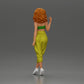 Diorama modelbouw productfoto 3: Miniatuurfiguur: Staande vrouw met krullend haar in groene outfit, poserend (Ref Nr. A130)