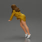 Diorama modelbouw productfoto 3: Diorama-miniatuur: Vrouw in lange blouse, dynamische vooruitpositie op tenen (Ref Nr. A121)
