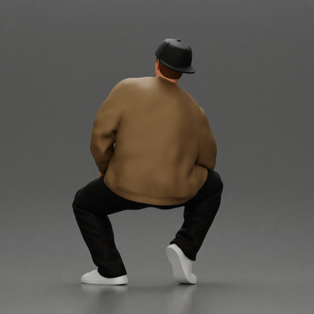 Diorama modelbouw productfoto 3: Diorama-figuur: Zittende hiphop-man met jas, pet en sneakers (Ref Nr. A62)