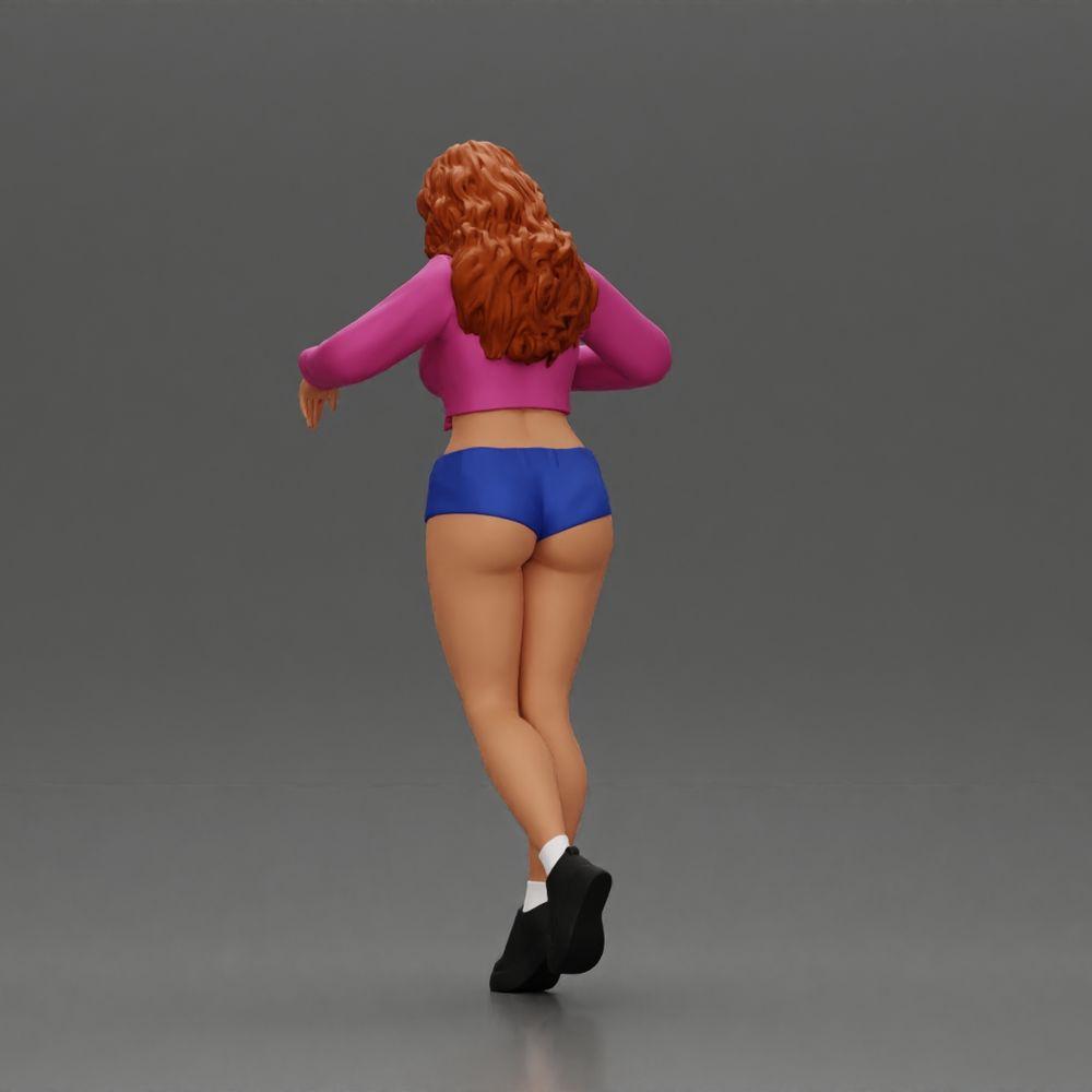 Diorama modelbouw productfoto 4: Vrouwelijke diorama-figuur in minirok en shorts, staand aan de rand van de trap (Ref Nr. A73)