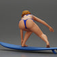 Diorama modelbouw productfoto 4: Diorama-miniatuur: Surferin kniend in bikini op surfboard, enkel (Ref Nr. A119)