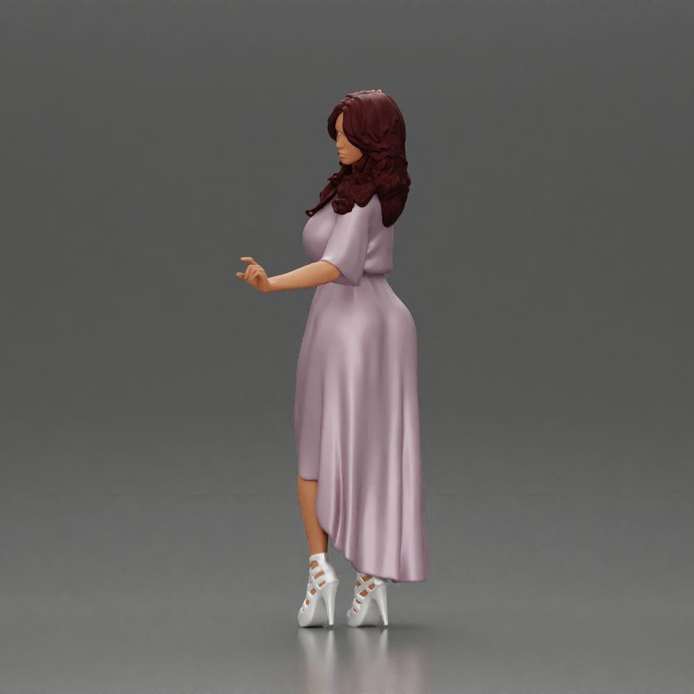Diorama modelbouw productfoto 5: Miniatuur-figuur: Vrouw in lange trouwjurk met hoge hakken, elegant poserend (Ref Nr. A109)