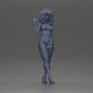 Diorama modelbouw productfoto 6: Miniatuurfiguur: Staande vrouw met krullend haar in groene outfit, poserend (Ref Nr. A130)