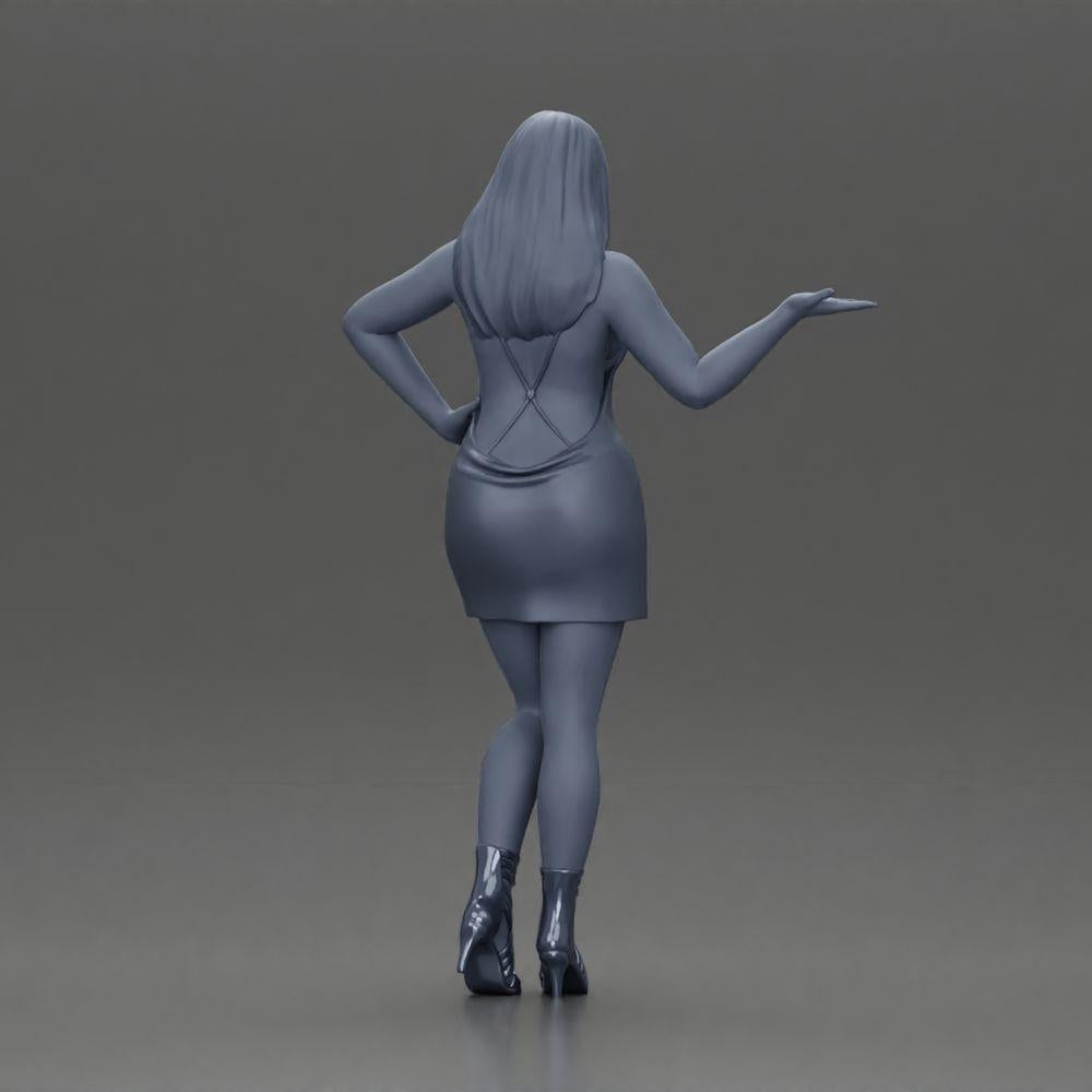 Diorama modelbouw productfoto 9: Dioramafiguur: elegante vrouw in minikleed, uitgestrekte hand, halsketting (Ref Nr. A118)