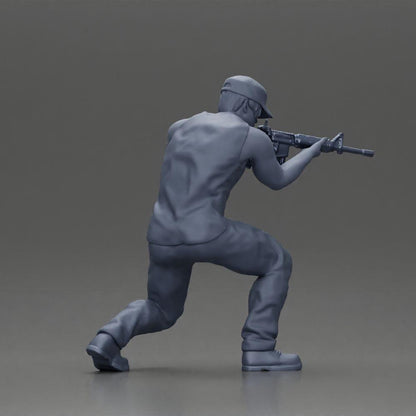 Diorama modelbouw productfoto 9: Diorama figuur: Knielende miniatuurfiguur met geweer - defensieve tactiek-houding voor diorama (Ref Nr. A140)