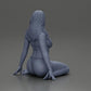 Diorama modelbouw productfoto 9: Knielende miniatuurfiguur vrouw in bikini, zittend op vlakke basis - strand-diorama (Ref Nr. A83)