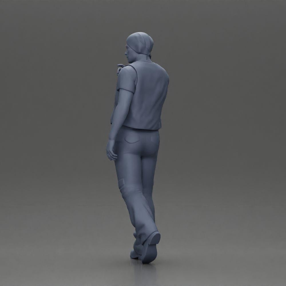 Diorama modelbouw productfoto 10: Wandelende miniatuurfiguur, man met hoofddoek en vest voor diorama - gedetailleerd (Ref Nr. A65)