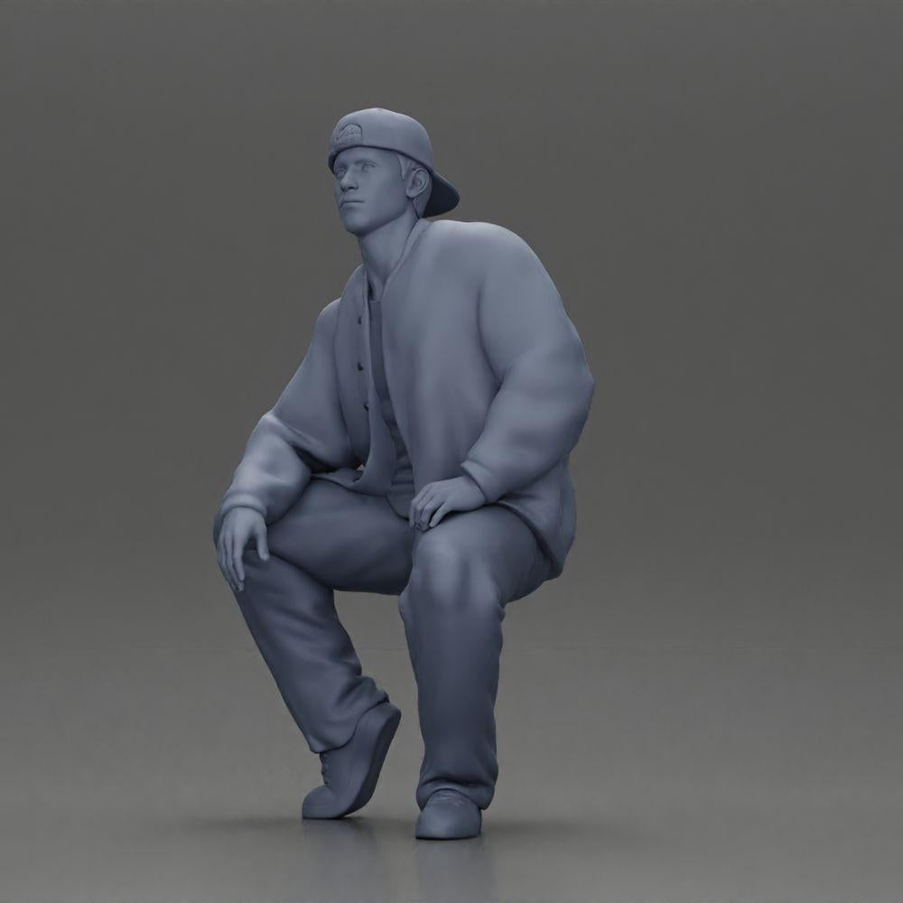 Diorama modelbouw productfoto 11: Diorama-figuur: Zittende hiphop-man met jas, pet en sneakers (Ref Nr. A62)