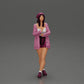 Diorama modelbouw productfoto 12: Vrouwelijke diorama-figuur in open vest en korte broek met paraplu (Ref Nr. A92)