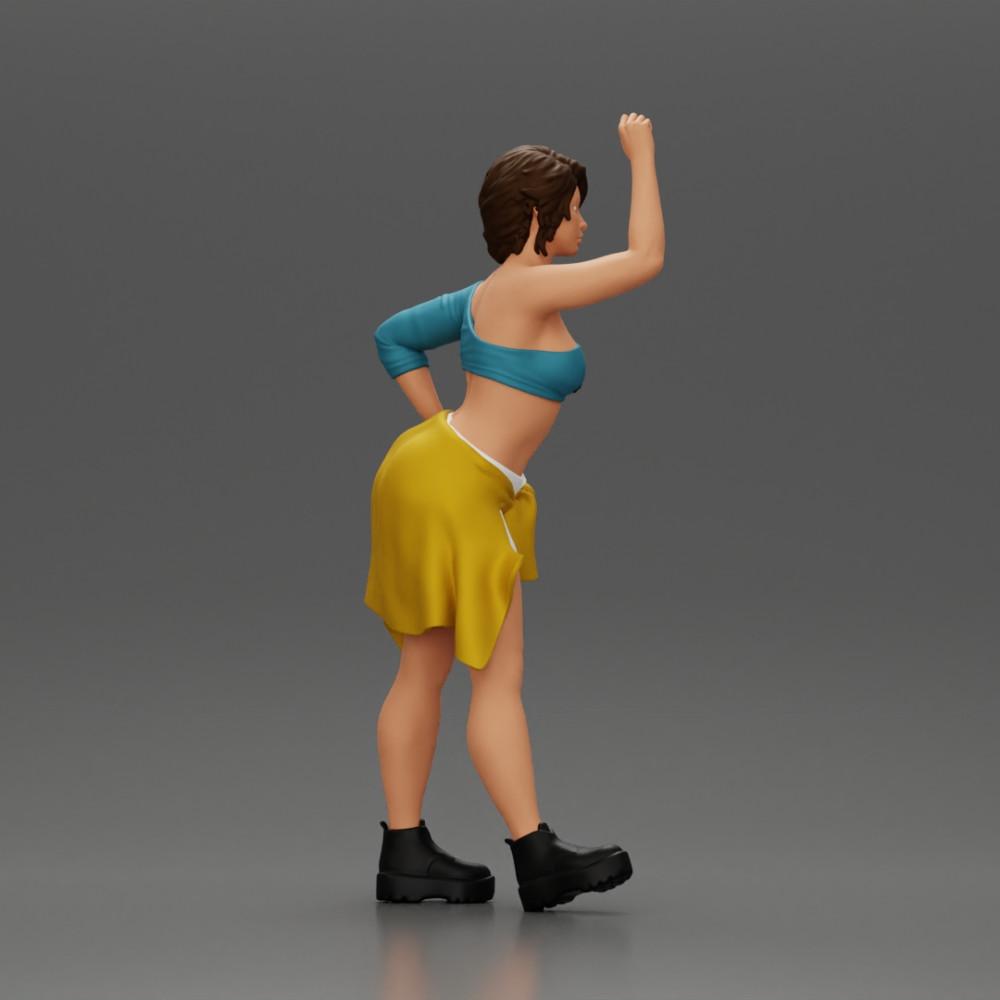 Diorama modelbouw productfoto 2: Miniatuurfiguur: Meisje in top & shorts, shirt om heup gebonden, arm omhoog (Ref Nr. A56)