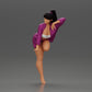 Diorama modelbouw productfoto 5: Diorama-miniatuur: Vrouwelijke figuur in lange blouse en bikini, leunend op tafel (Ref Nr. A52)