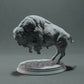 Productfoto dierenfiguur Animal Den Miniatures 1: wild dierfiguur: Amerikaanse bizon - aanvallend (22_10_14)