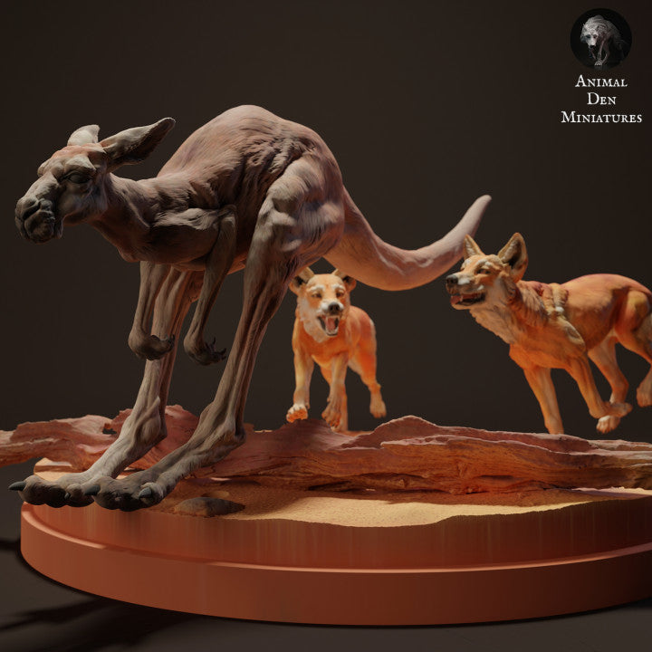 Productfoto dierenfiguur Animal Den Miniatures 2: Wildedierenfiguur: dingo's jagen op een rood reuzenkangoeroe (23_04_09)