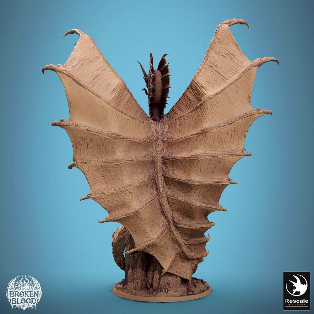 Productfoto Tabletop 28mm Lord of the Print (LotP) 2: Tabletop Miniatuur: Gouden Draak / Gold Dragon - Drakenoudste Urdrache, legendarisch baasmonster met uitgespreide vleugels op rotsnaald (24_11_A3)