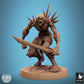 Productfoto Tabletop 28mm Lord of the Print (LotP) 0: Tabletop Miniatuur: Ghul-Verwüster (Ghoul Ravager), stekelbewapende ondode berserker met grof, gekerfd zwaard in spronaanval (24_11_C29)