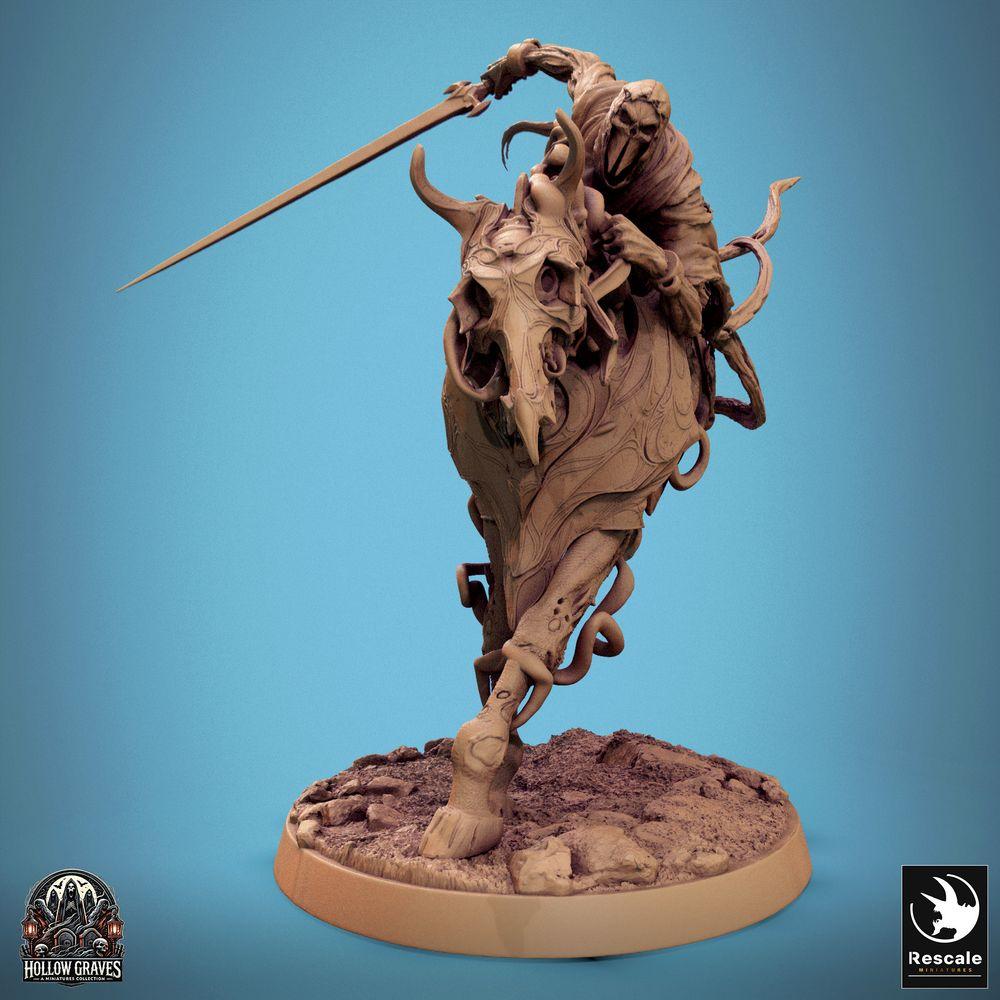 Productfoto Tabletop 28mm Lord of the Print (LotP) 0: Tabletop Miniatuur: Schaduwrijder, Ondode Ridder - Spectrale Cavalerist met Lange Zwaard in Stormaanval, Vervloekte Leider te Paard (24_10_C2)