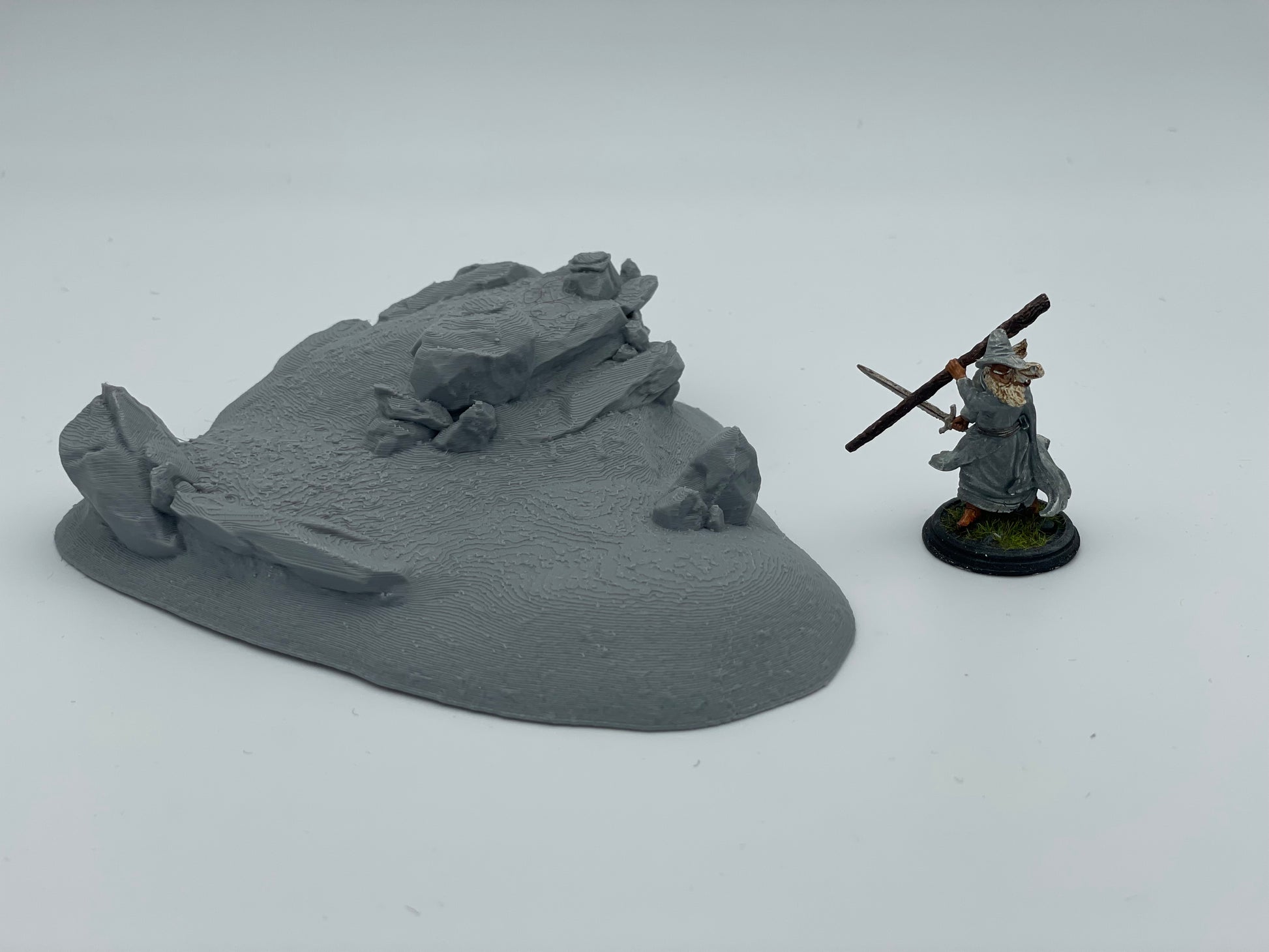 Productfoto Tabletop 28mm The Printing Goes Ever On (TPGEO) 0: Heuvel Terrain Type C - Zachte Verhoging in Grasland