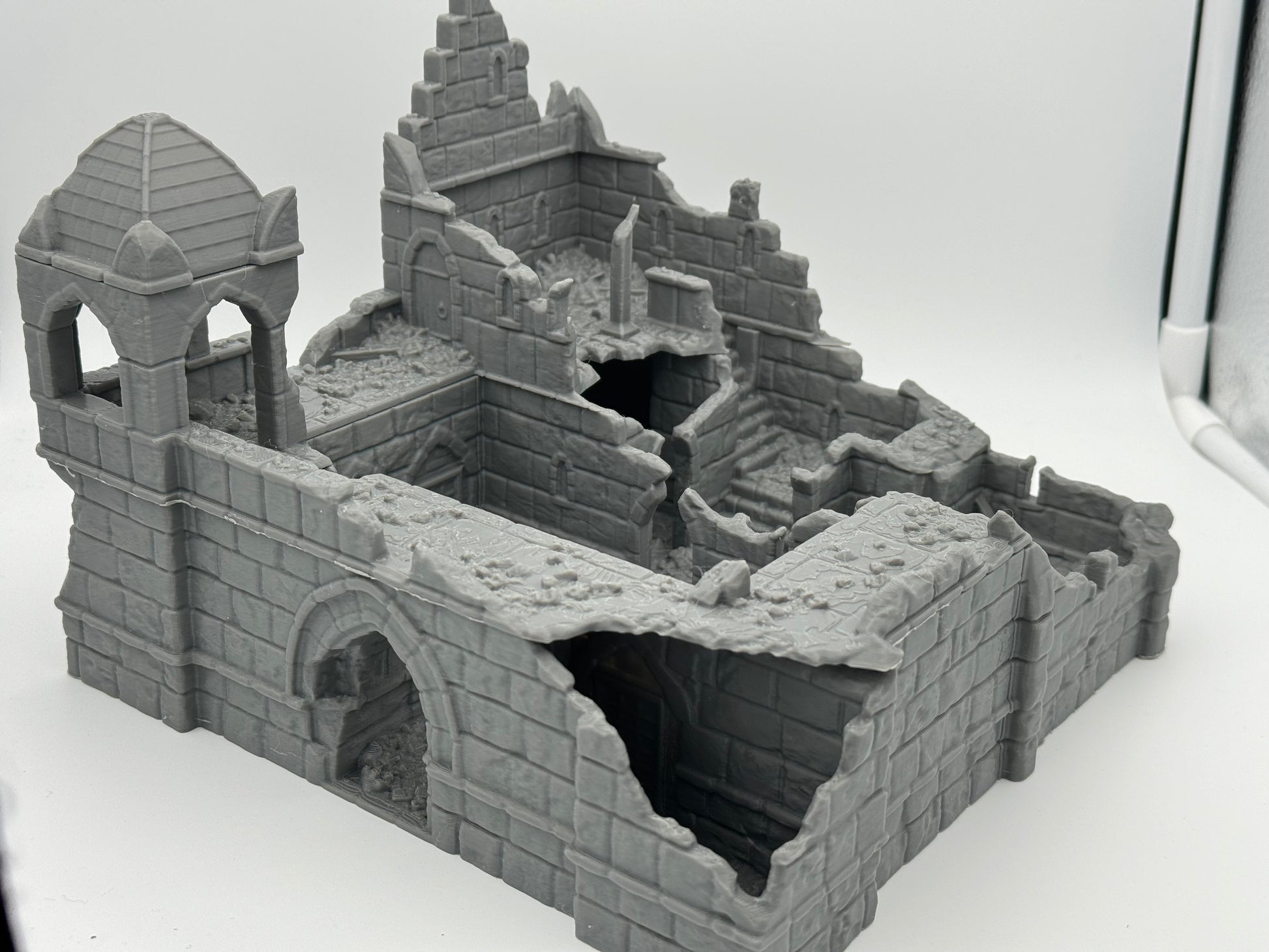 Productfoto Tabletop 28mm The Printing Goes Ever On (TPGEO) 0: Kazerne Ruïnes Ivory City - Gebouw Koninkrijk Gonthan - Kazerne Ruïnes Tabletop Terrain