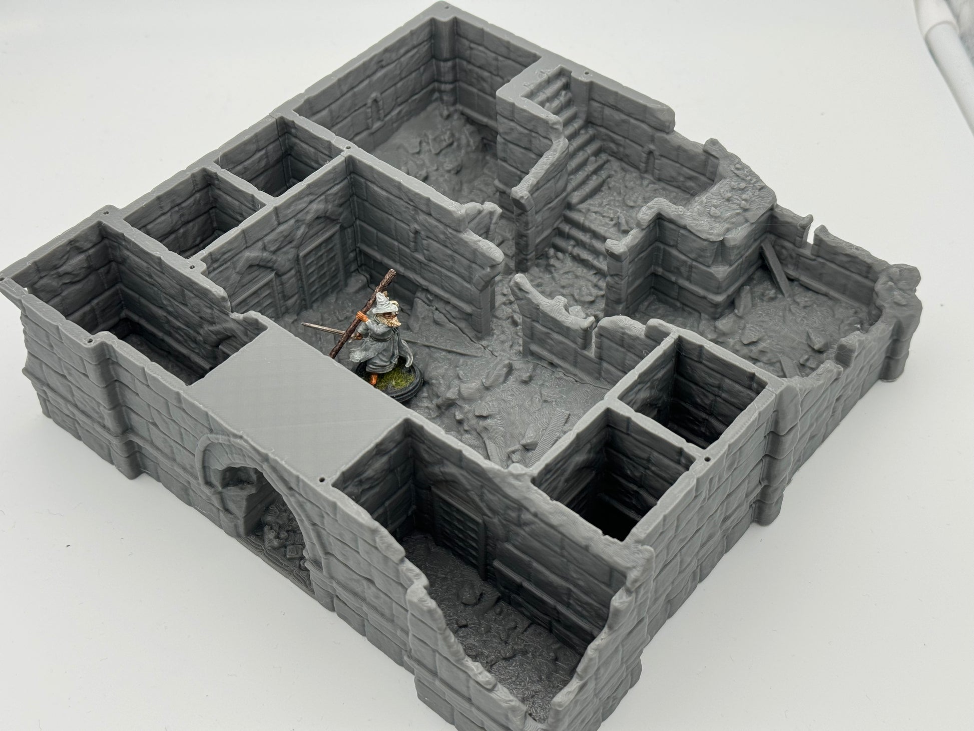Productfoto Tabletop 28mm The Printing Goes Ever On (TPGEO) 0: Kazerne Ruïnes Ivory City - Gebouw Koninkrijk Gonthan - Kazerne Ruïnes Tabletop Terrain