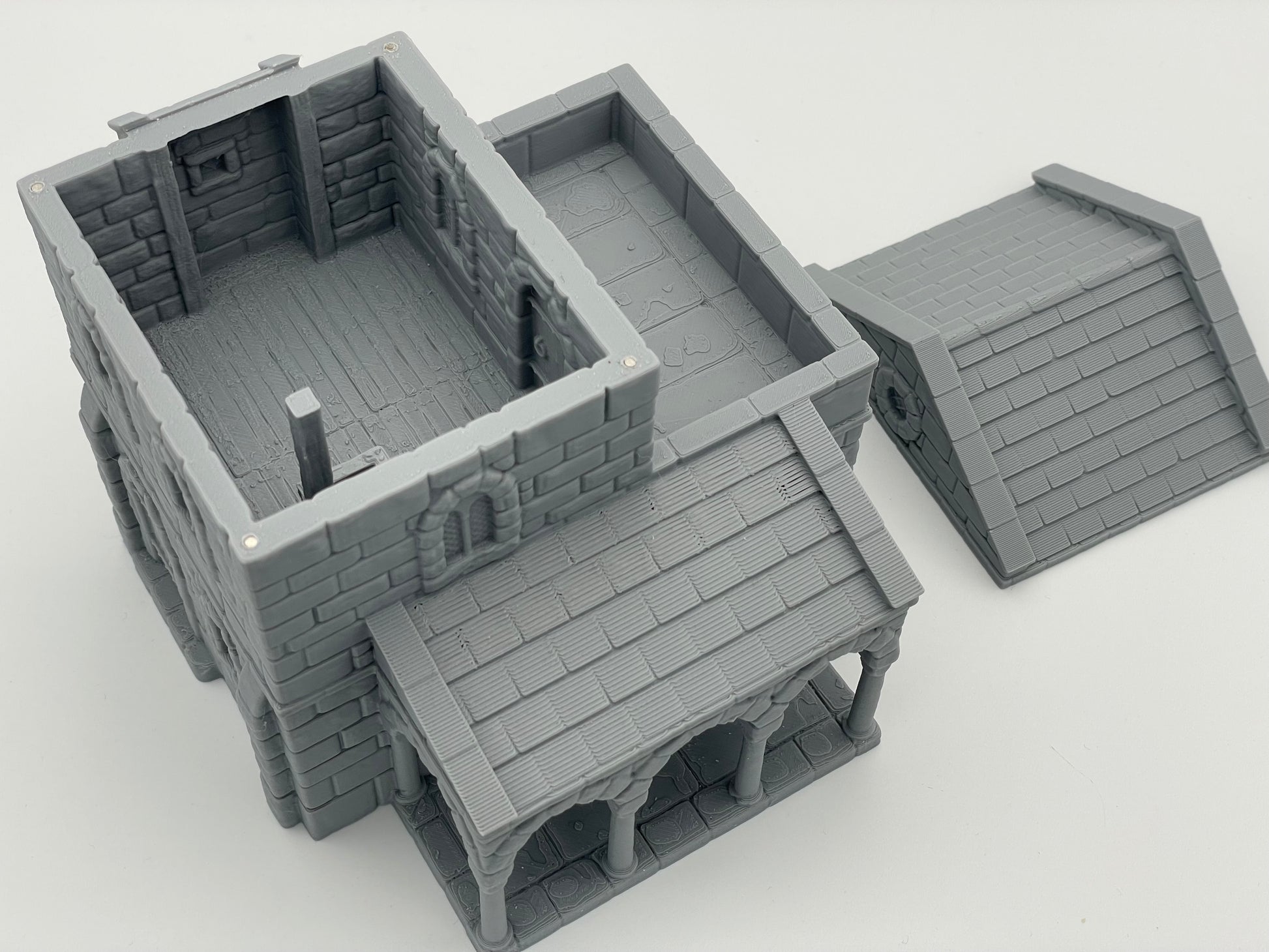 Productfoto Tabletop 28mm The Printing Goes Ever On (TPGEO) 0: Middeleeuws Woonhuis A - Steenachtig Gebouw uit het Mensenrijk Gonthan - Beweegbaar Terrein