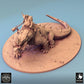 Productfoto Tabletop 28mm Lord of the Print (LotP) 0: Tabletop Miniatuur: Barbarenruiter op Sumpfdier - Reptielenmonster Oorlogsaurier, Warbeast met Speer, Ketting- en Zadelpantser (24_08_C2)